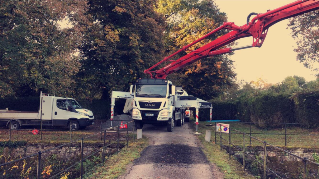 Reno 44 Camion Avec Pige Pour Beton Alexandre Bienassis